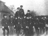 1940geschaetzt_gruppenfoto_schulhof